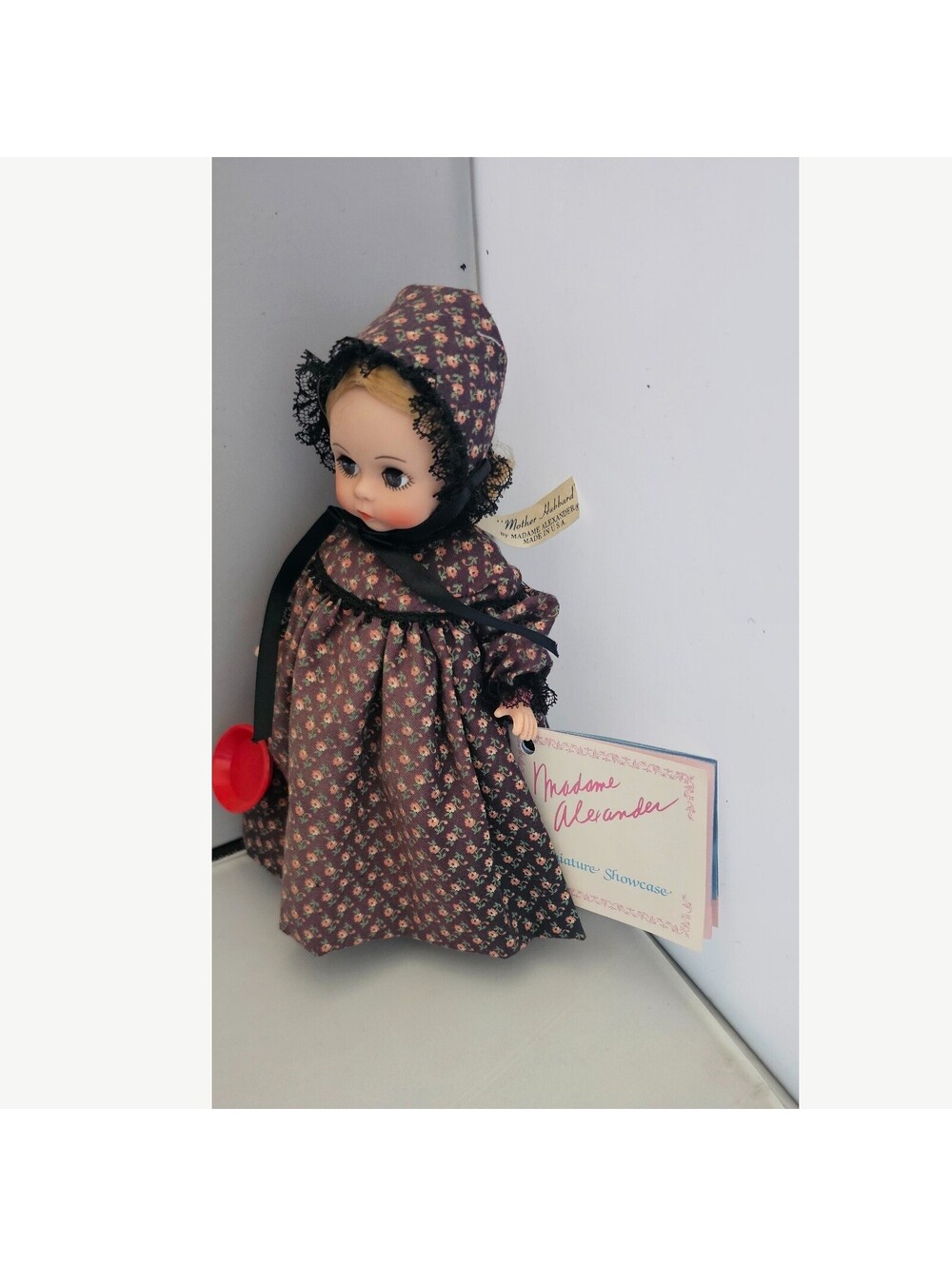Madame Alexander 'Mother Hubbard' Miniature Showcase Doll - Picture 6 of 6